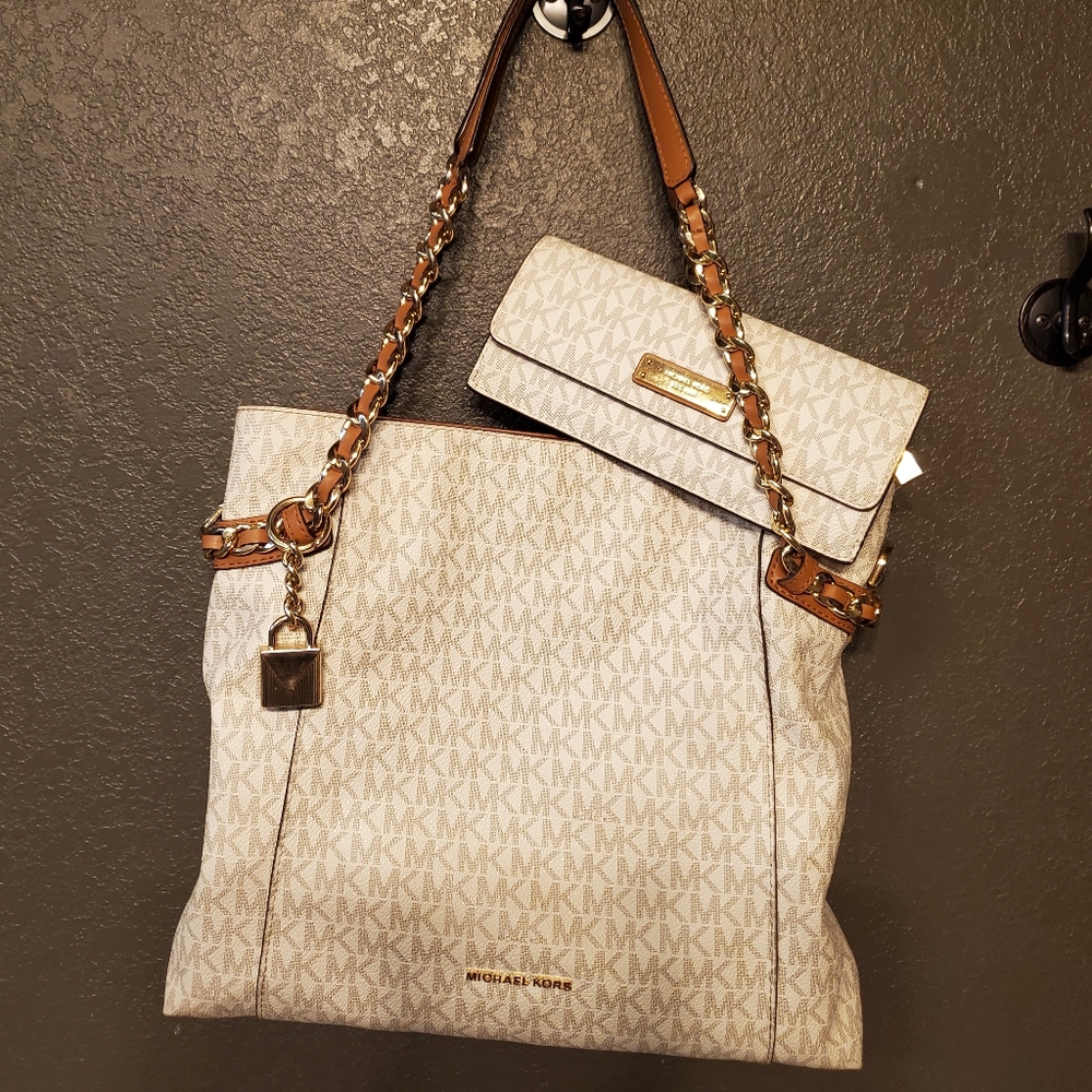 Michael Kors purse and matching wallet